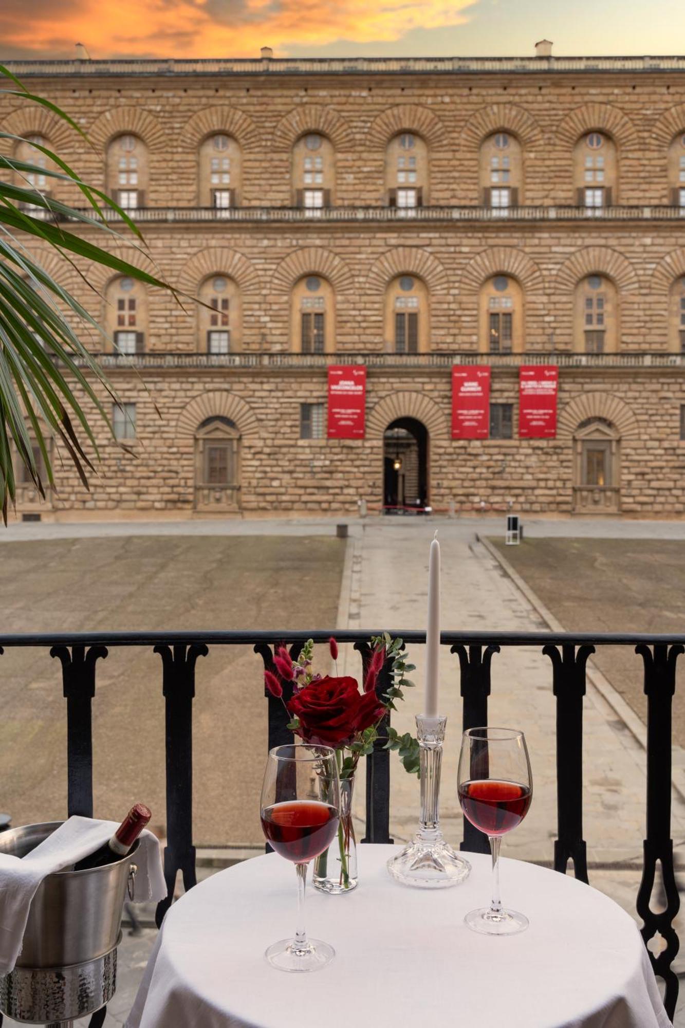 Piazza Pitti Palace - Residenza D'Epoca Флоренция Экстерьер фото